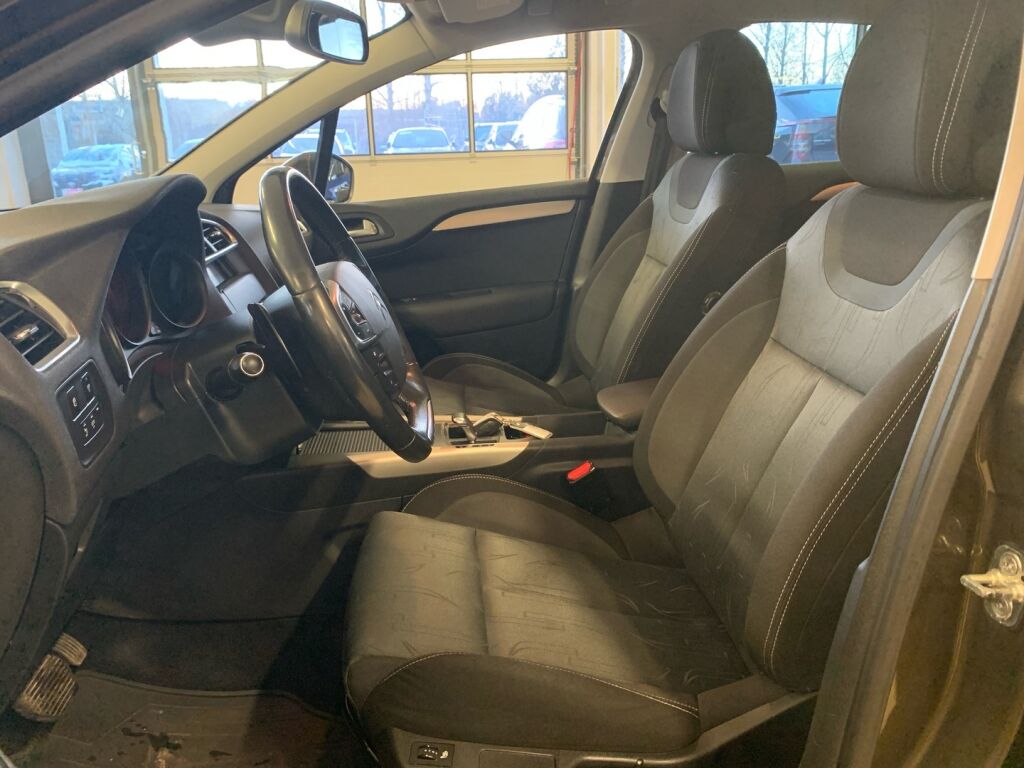 Citroen C4 2011 Ruskea (beige)