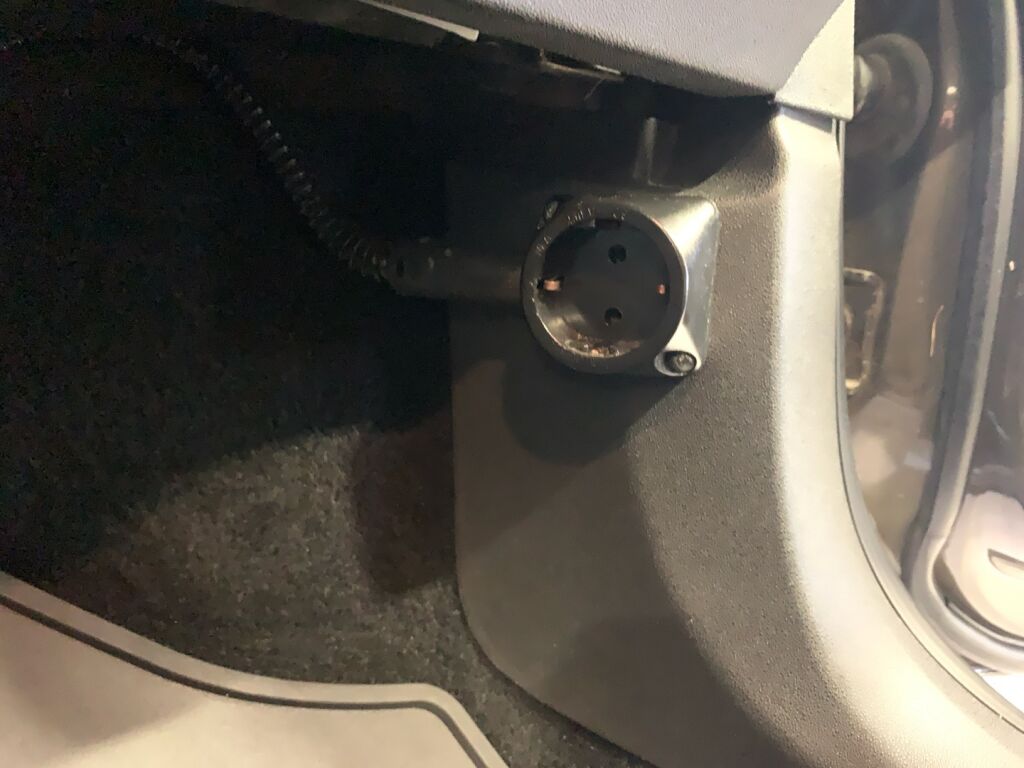 Citroen C4 2011 Ruskea (beige)