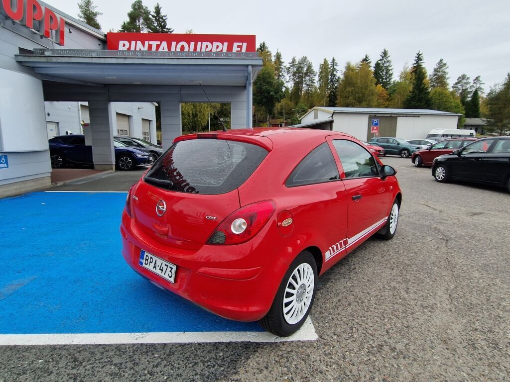 Opel Corsa 2011 Punainen