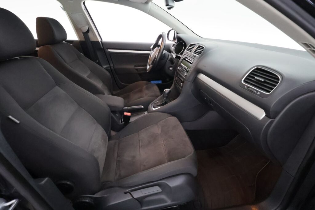 Volkswagen Golf 2011 Musta