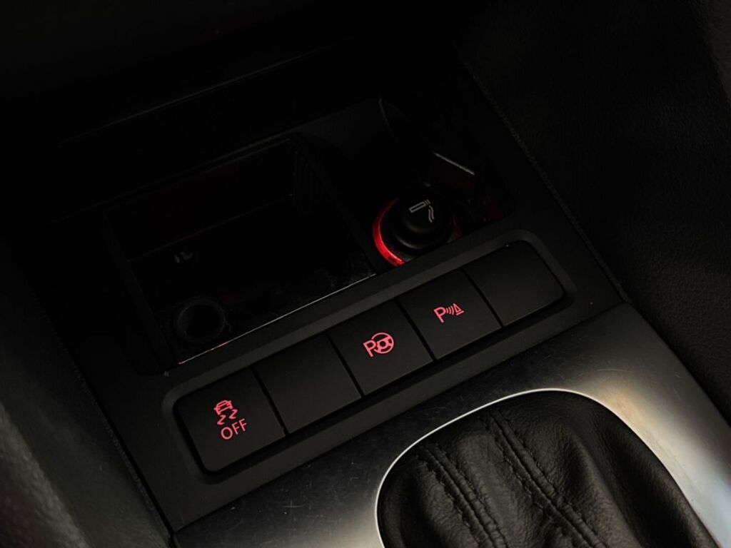 Volkswagen Golf 2012 Hopea