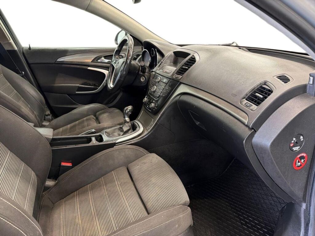 Opel Insignia 2011 Ruskea (beige)