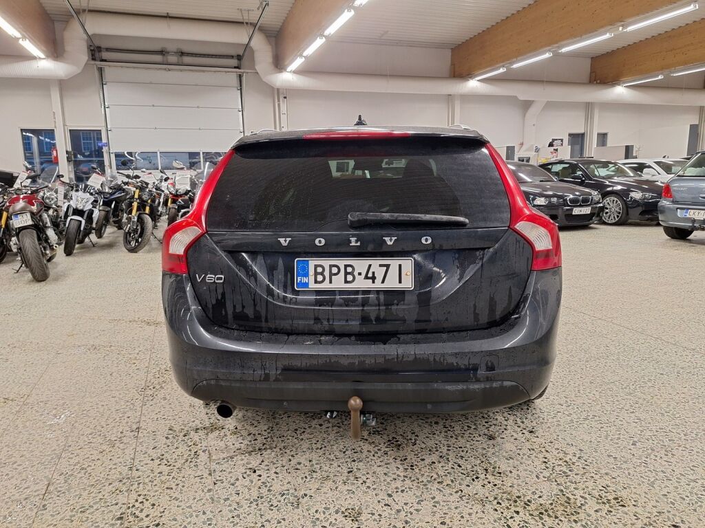 Volvo V60 2011 Musta