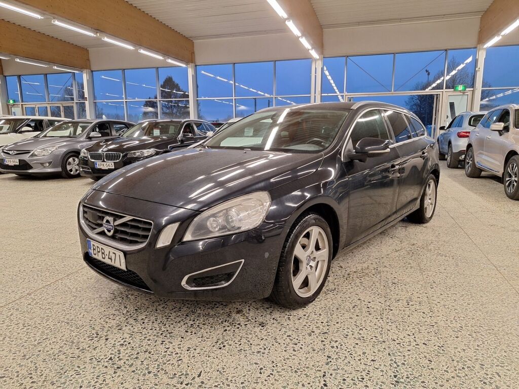 Volvo V60 2011 Musta