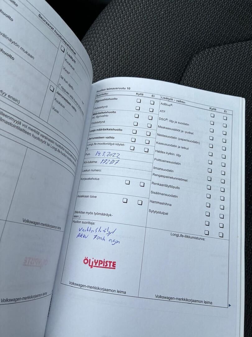 Volkswagen Passat 2011 Musta