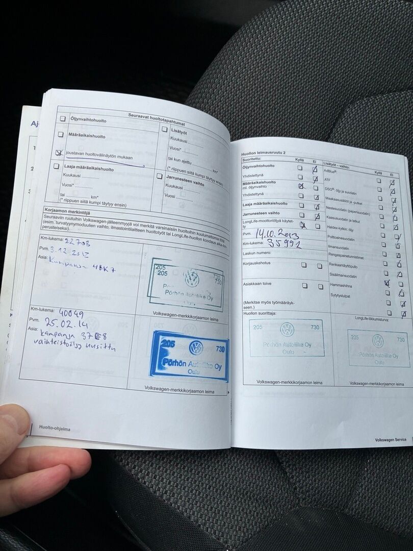 Volkswagen Passat 2011 Musta