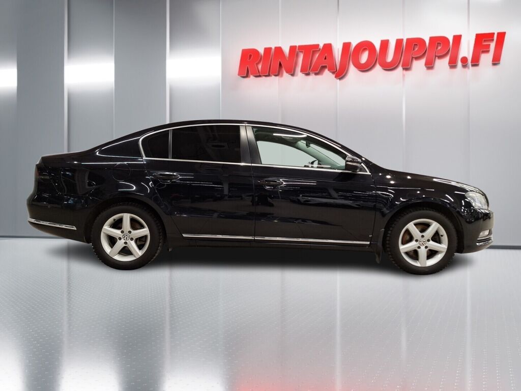 Volkswagen Passat 2011 Musta