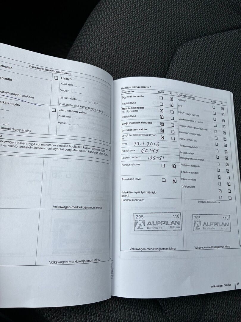 Volkswagen Passat 2011 Musta