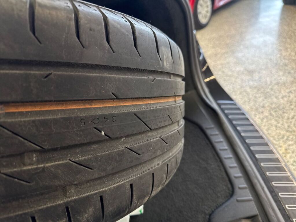 Volvo V60 2013 Musta