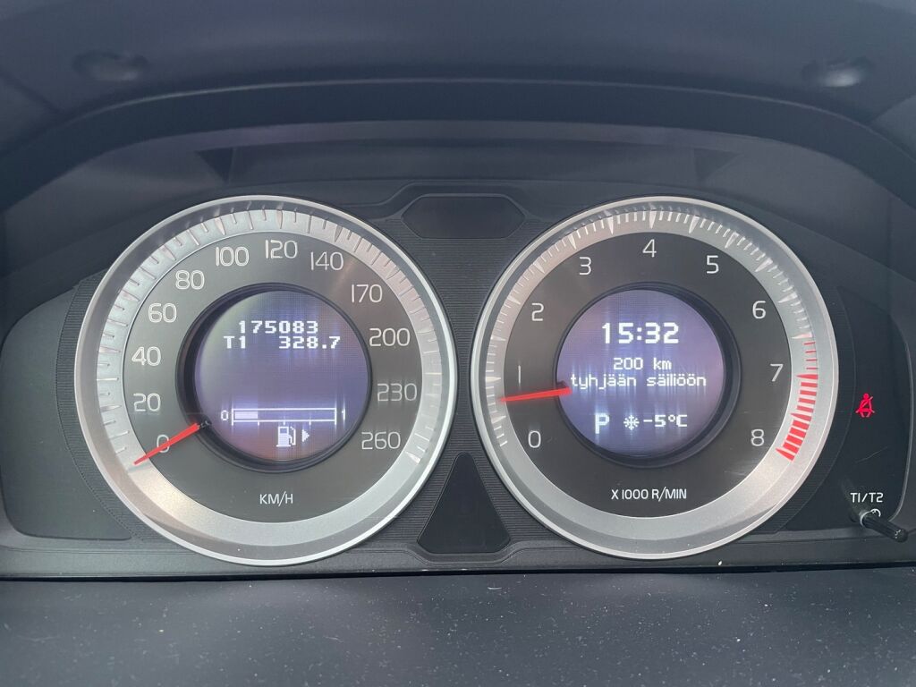 Volvo V60 2013 Musta