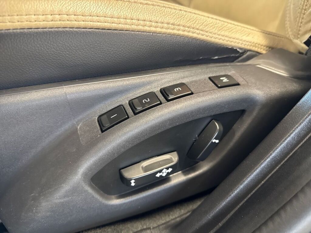 Volvo V60 2013 Musta