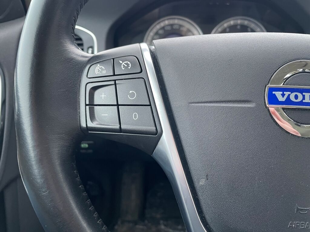 Volvo V60 2013 Musta