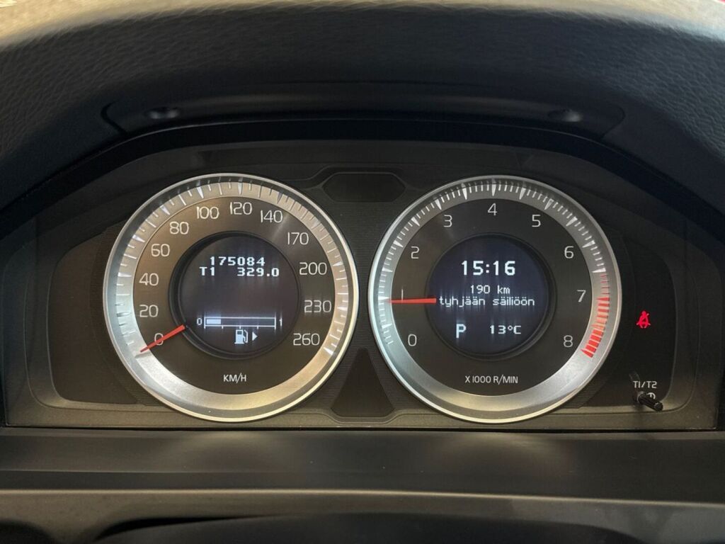 Volvo V60 2013 Musta