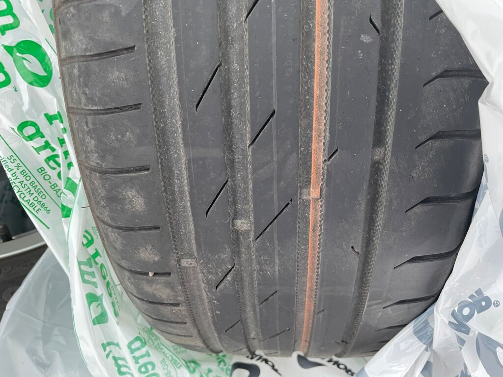 Volvo V60 2013 Musta