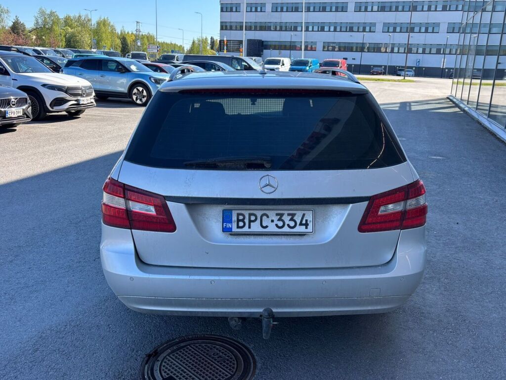 Mercedes-Benz E 2010 Harmaa
