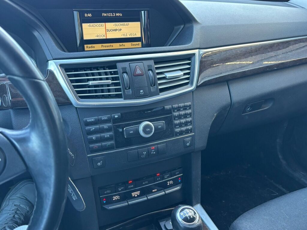Mercedes-Benz E 2010 Harmaa