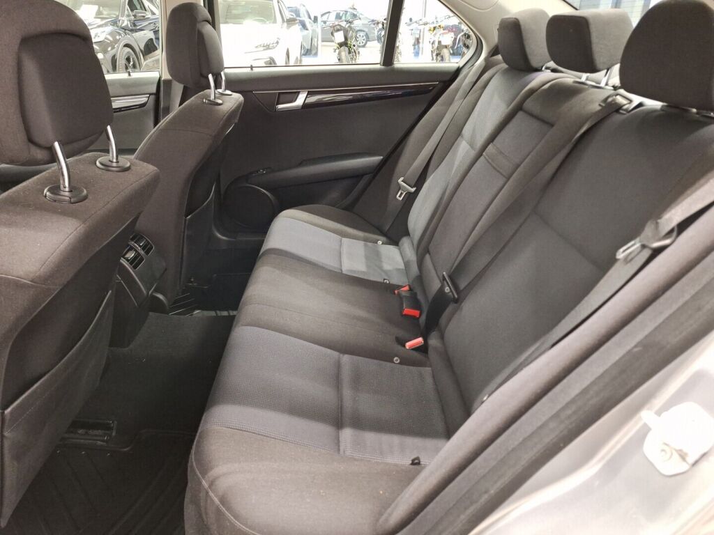 Mercedes-Benz C 2007 Harmaa