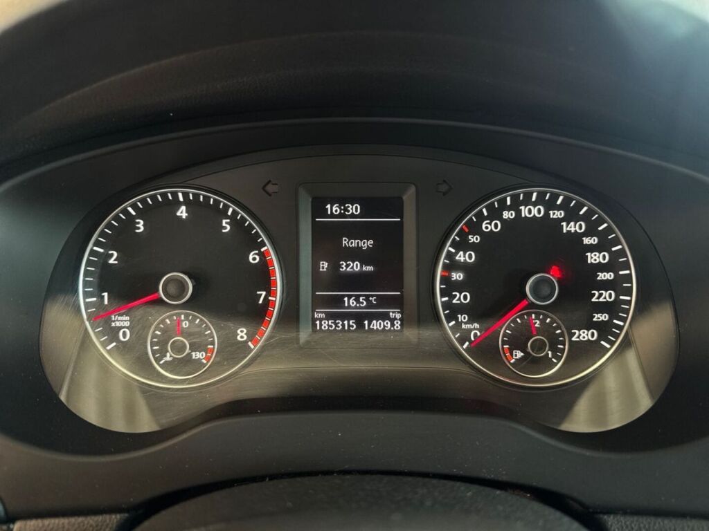 Volkswagen Jetta 2013 Ruskea (beige)