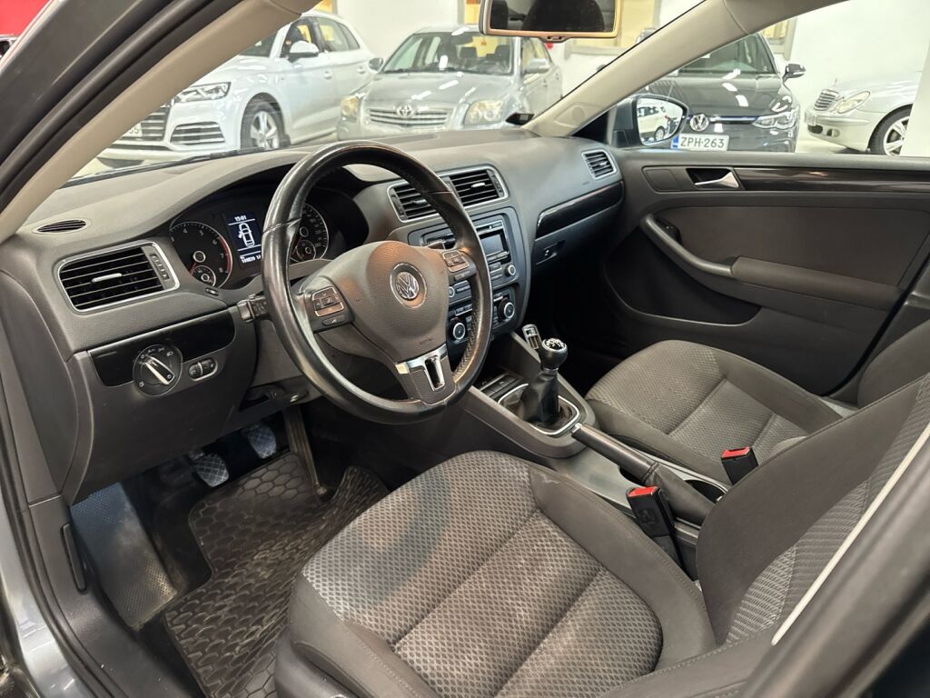 Volkswagen Jetta 2012 Harmaa