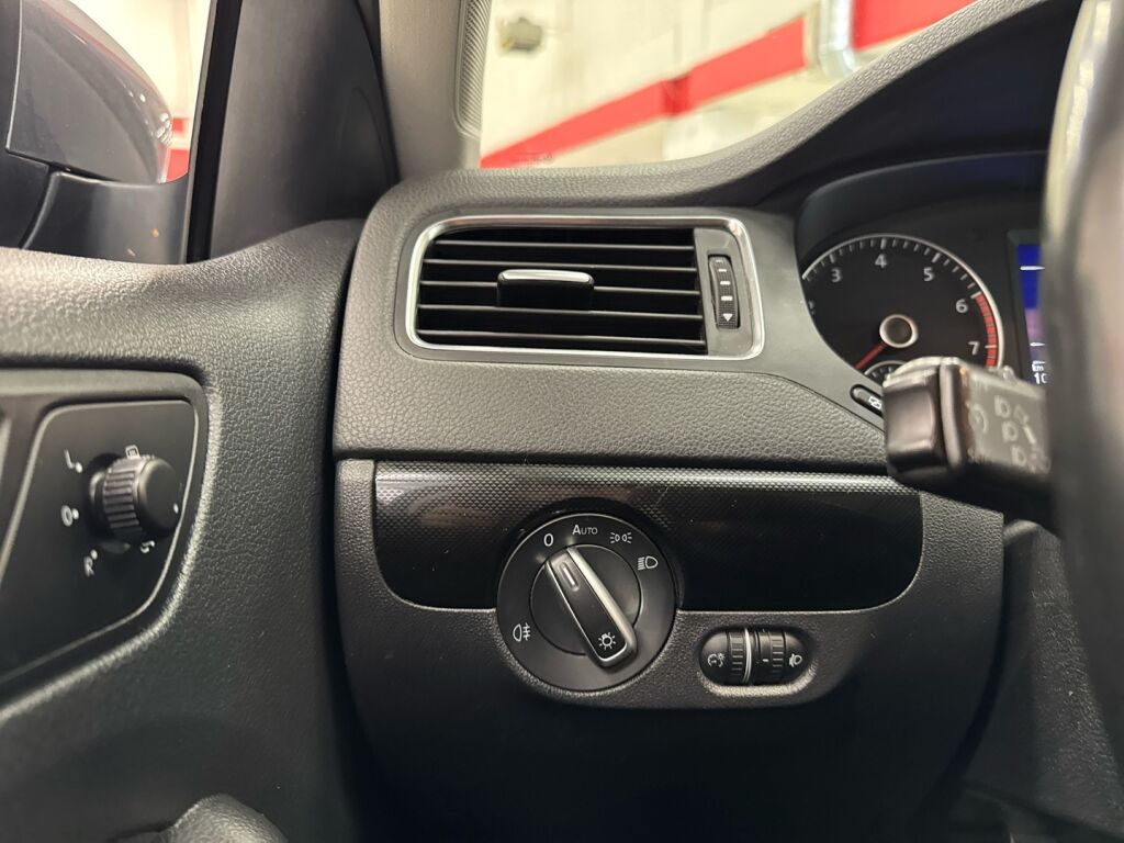 Volkswagen Jetta 2012 Harmaa