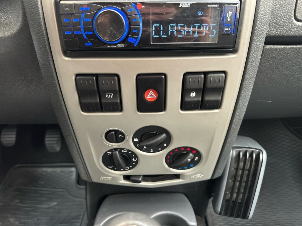 Dacia Logan MCV 2011 Valkoinen