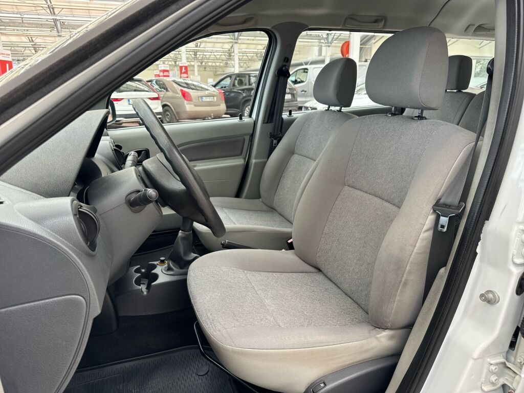 Dacia Logan MCV 2011 Valkoinen