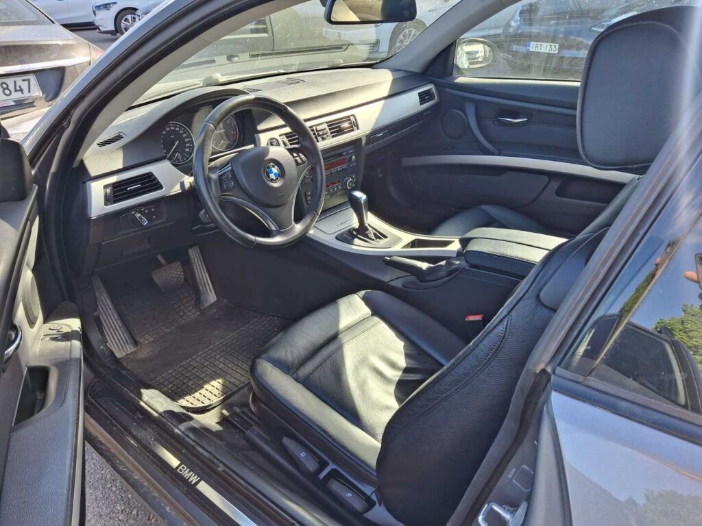 BMW 320 2009 Harmaa