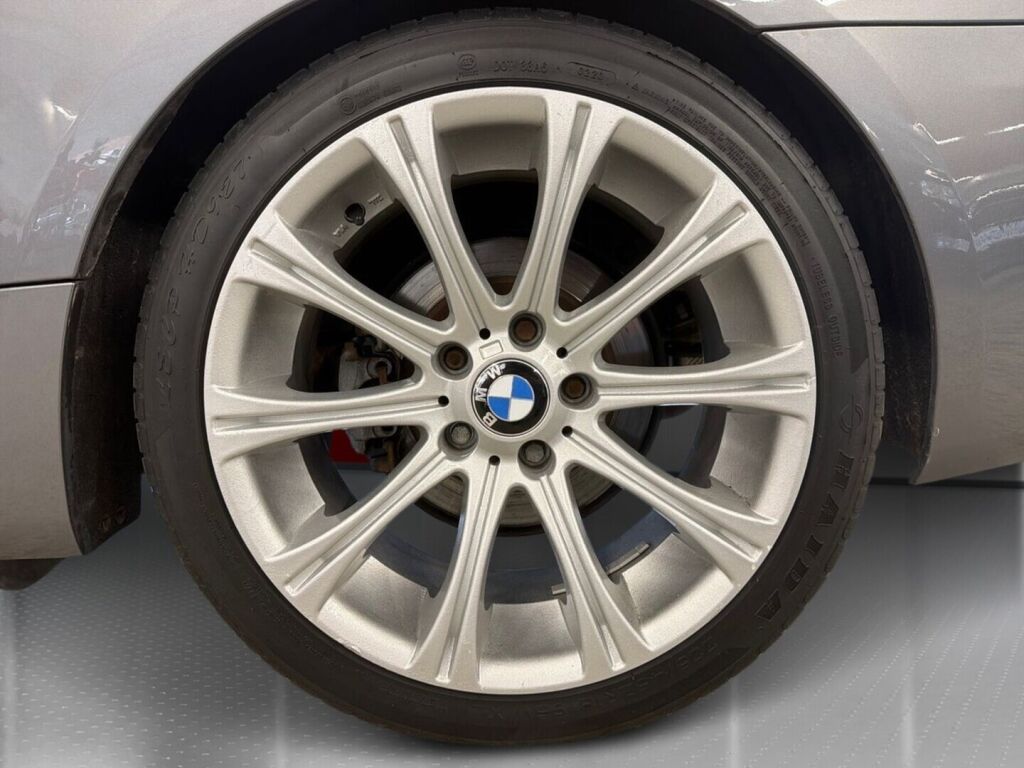 BMW 320 2009 Harmaa
