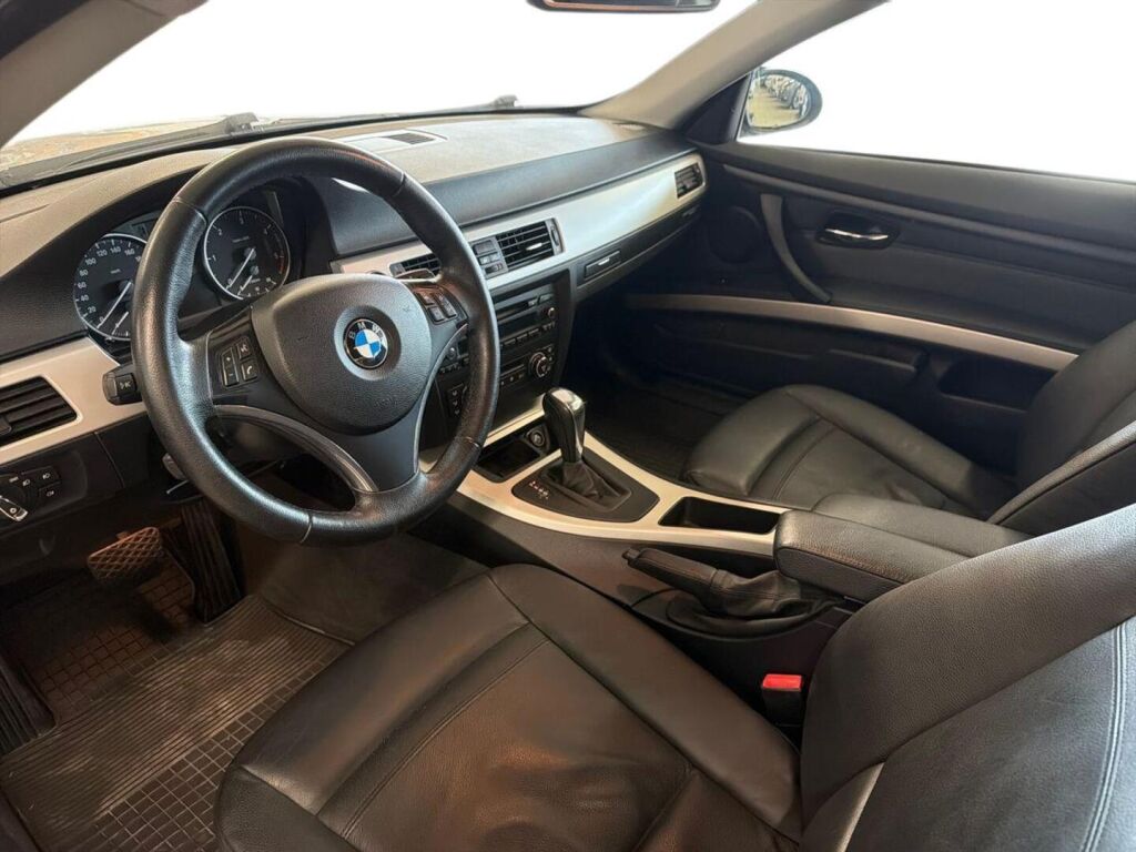 BMW 320 2009 Harmaa