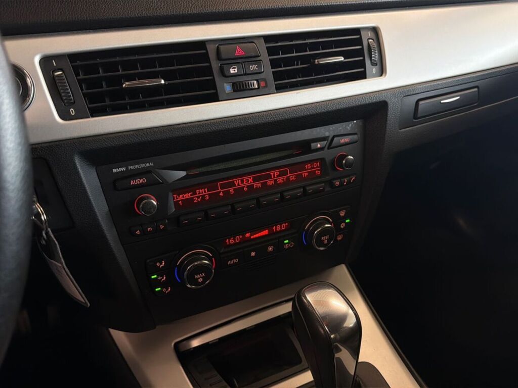 BMW 320 2009 Harmaa
