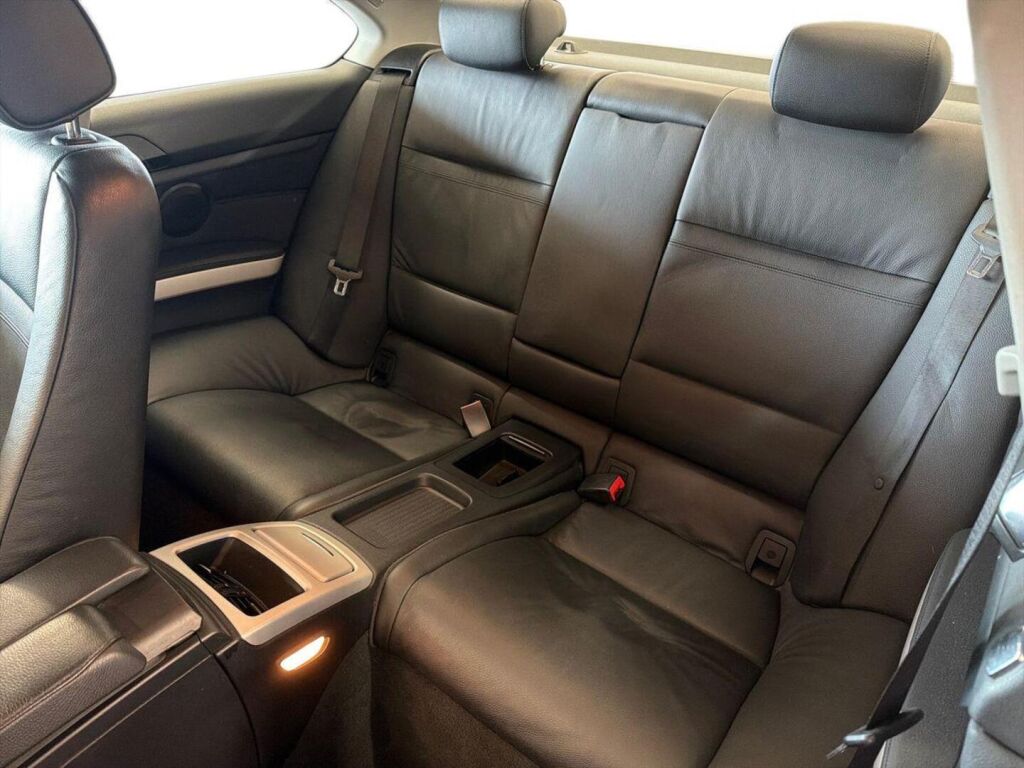 BMW 320 2009 Harmaa