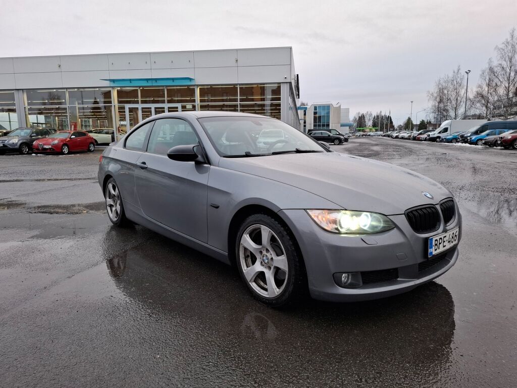 BMW 320 2009 Harmaa
