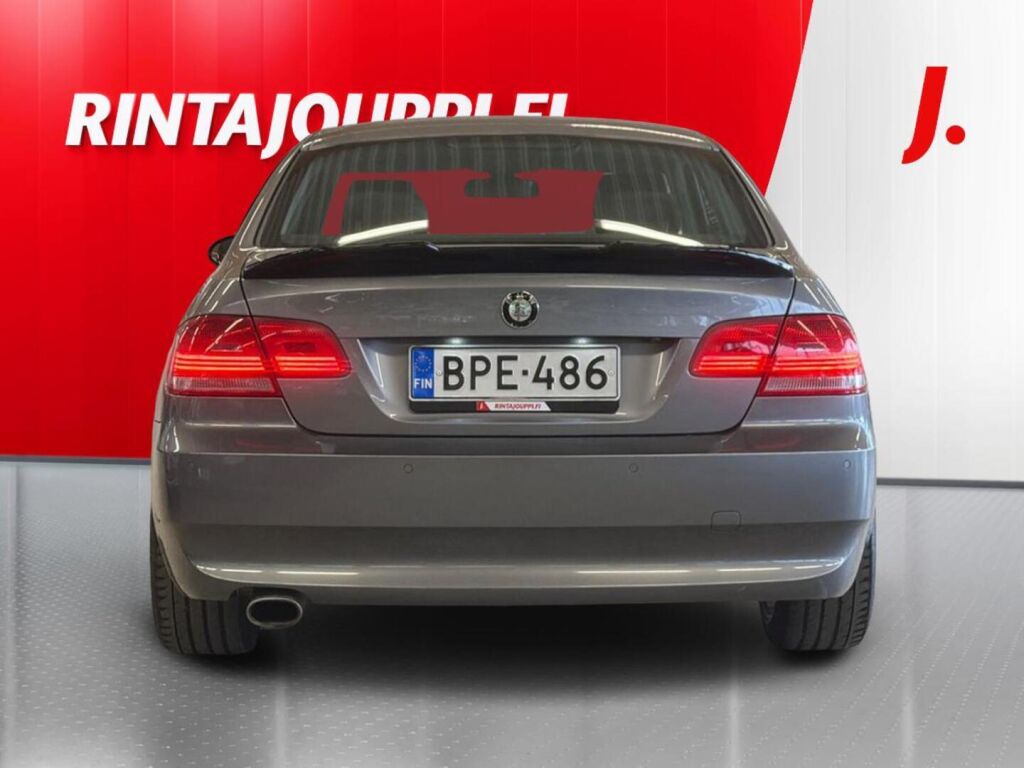 BMW 320 2009 Harmaa