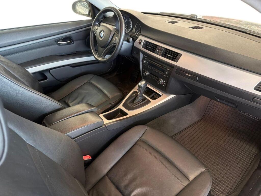 BMW 320 2009 Harmaa