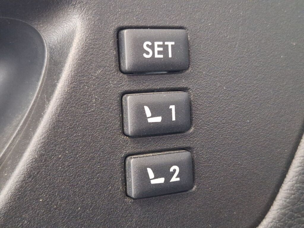 Subaru Outback 2012 Musta