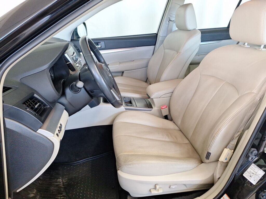 Subaru Outback 2012 Musta