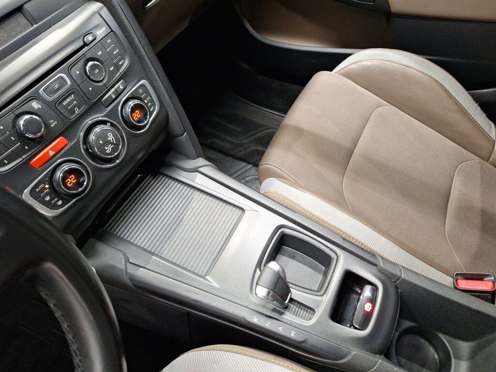 Citroen DS4 2011 Valkoinen