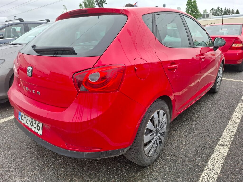 Seat Ibiza 2012 Punainen