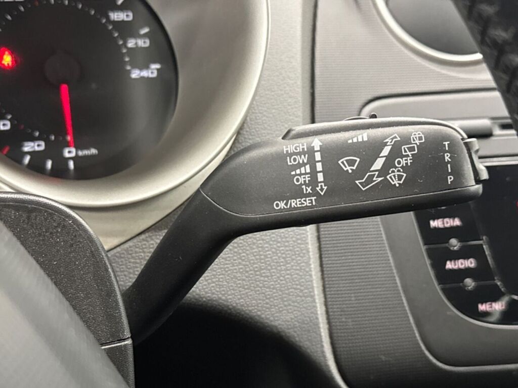 Seat Ibiza 2012 Punainen