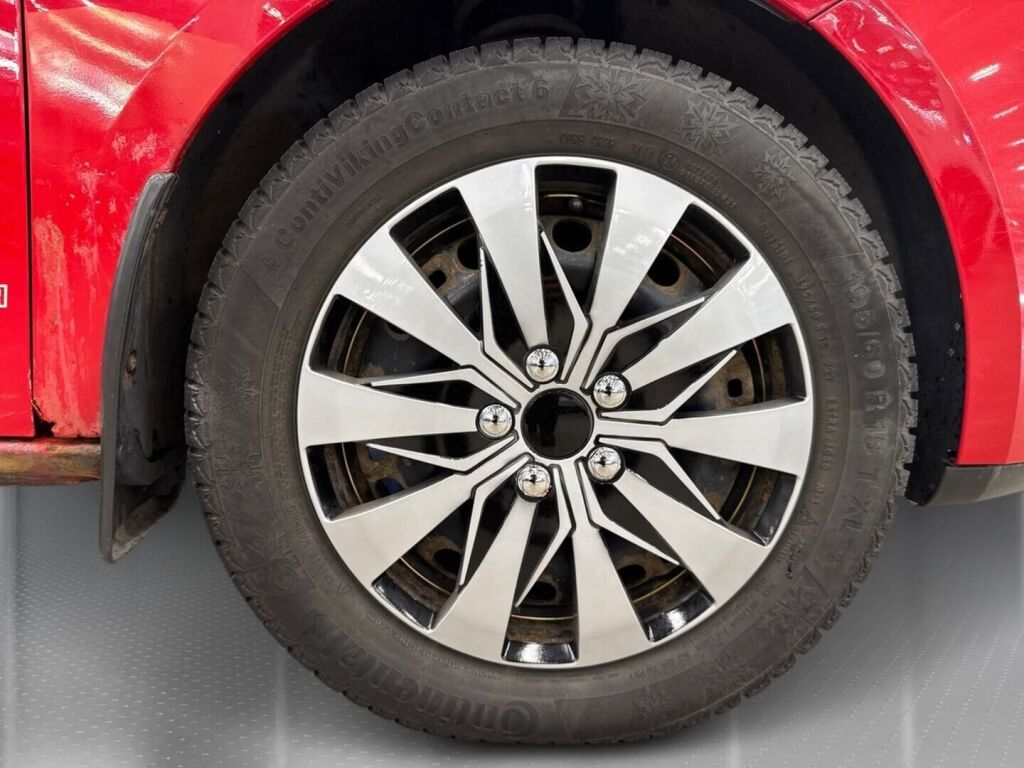 Seat Ibiza 2012 Punainen