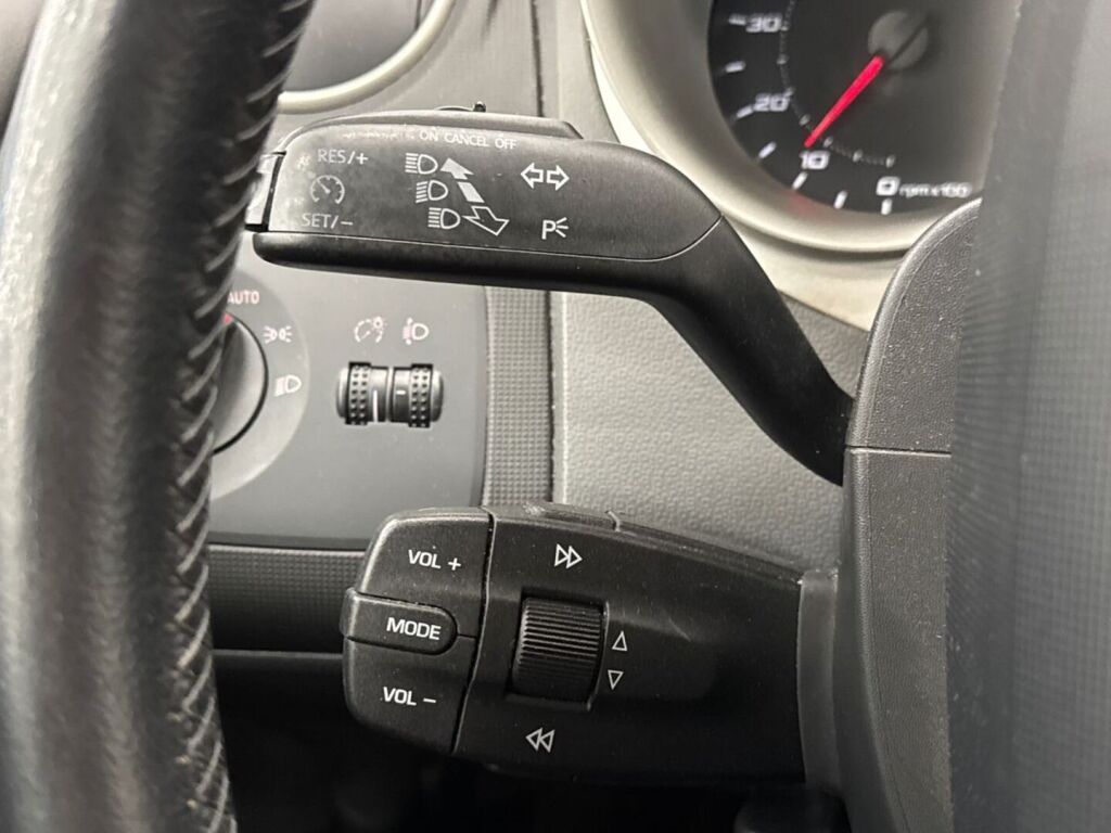 Seat Ibiza 2012 Punainen