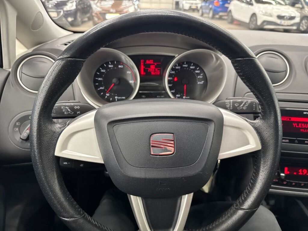 Seat Ibiza 2012 Punainen