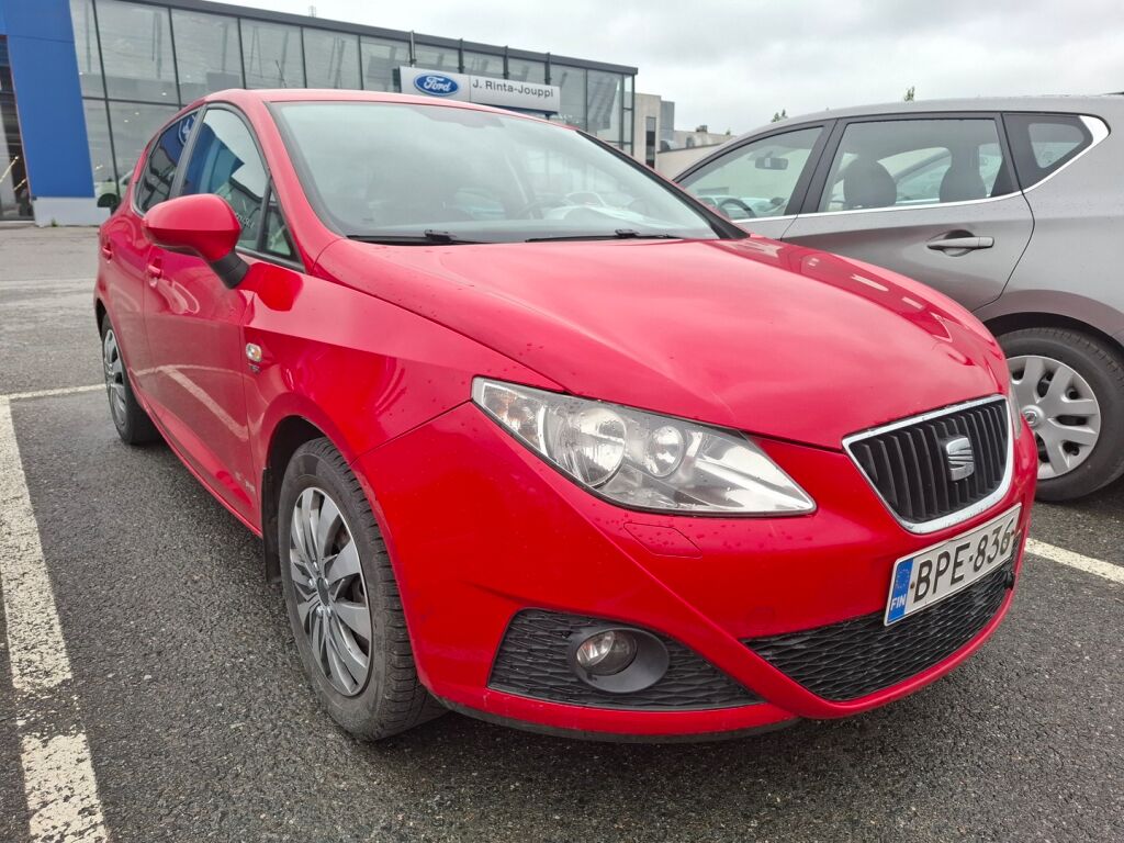 Seat Ibiza 2012 Punainen