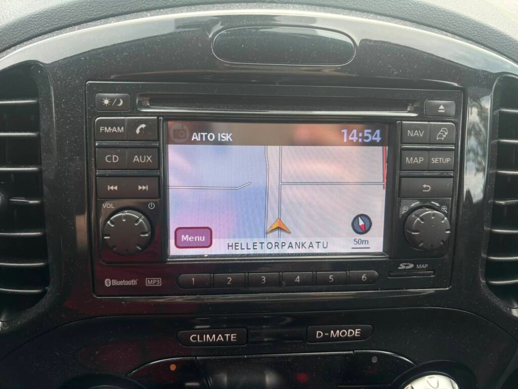 Nissan Juke 2011 Punainen