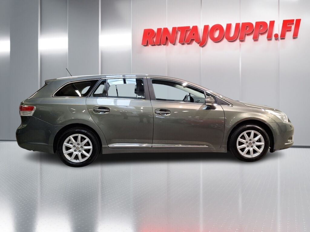 Toyota Avensis 2012 Vihreä