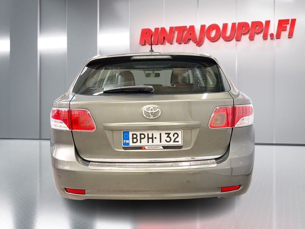 Toyota Avensis 2012 Vihreä