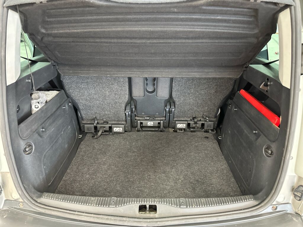 Skoda Roomster 2012 Ruskea (beige)
