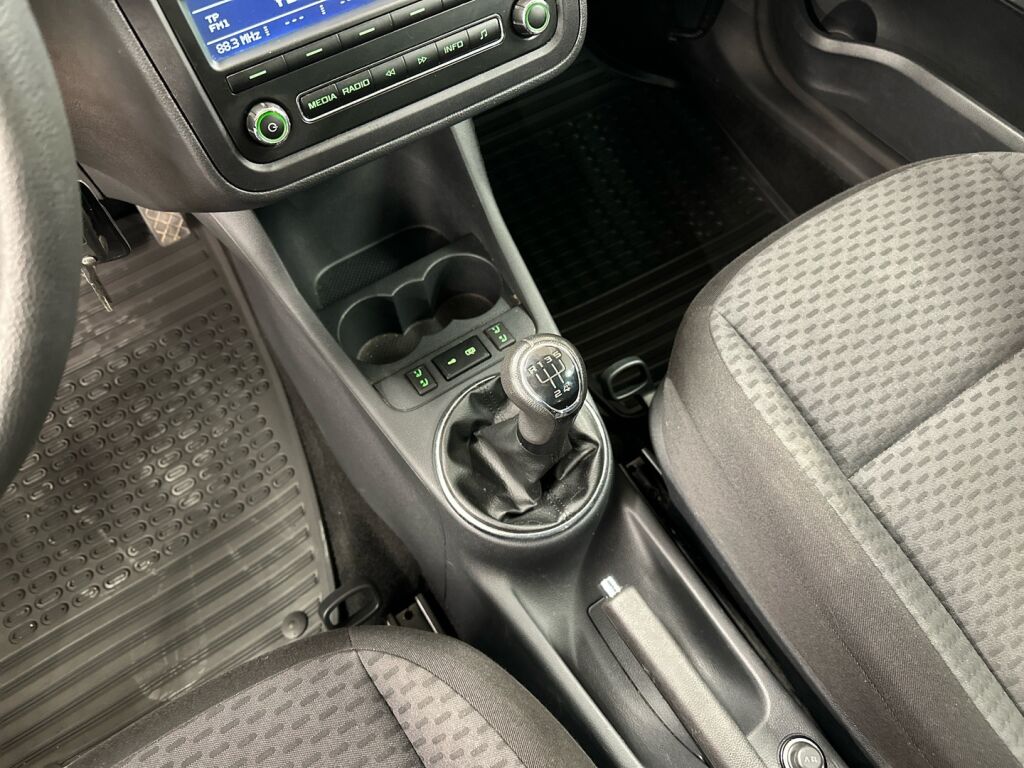 Skoda Roomster 2012 Ruskea (beige)