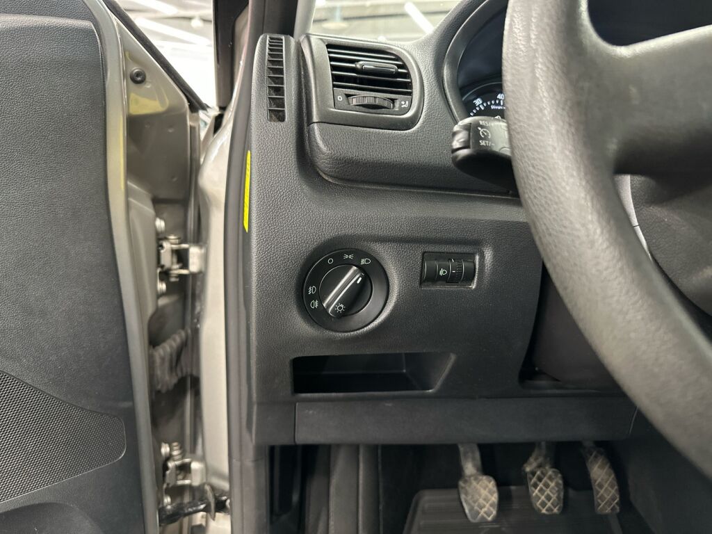Skoda Roomster 2012 Ruskea (beige)