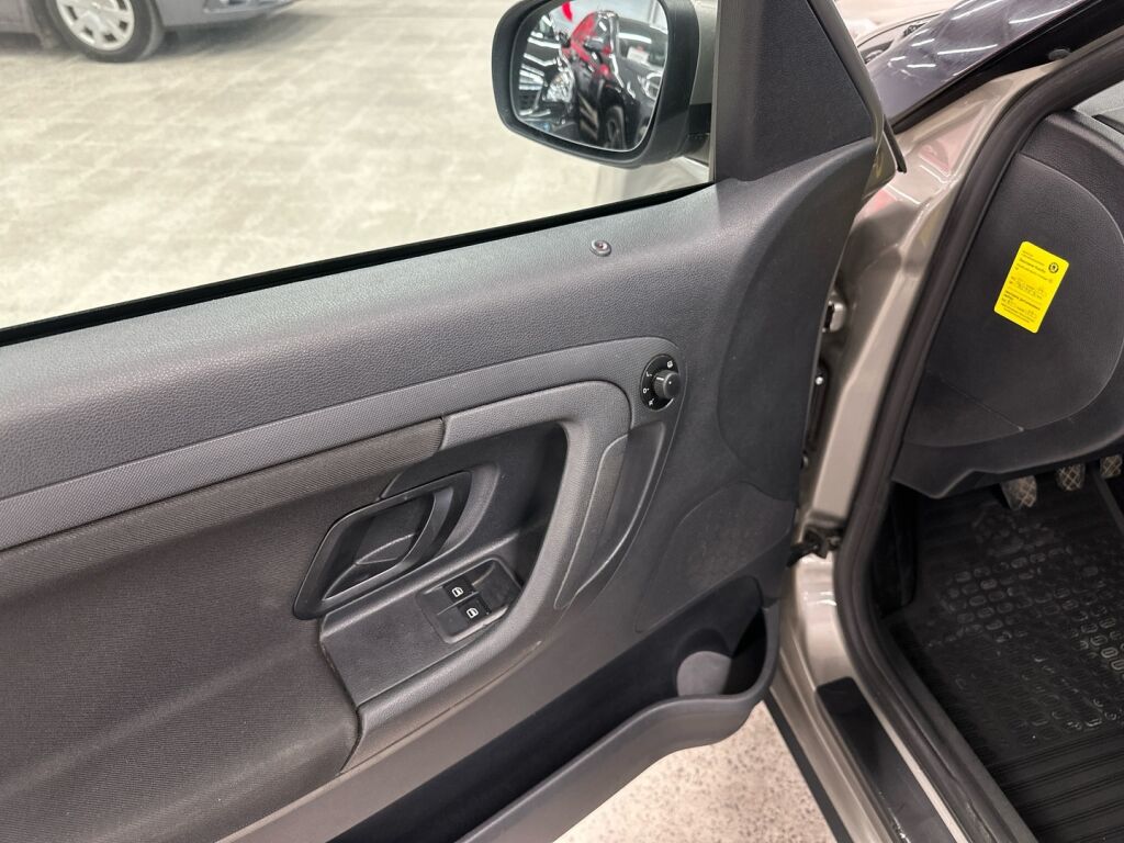 Skoda Roomster 2012 Ruskea (beige)